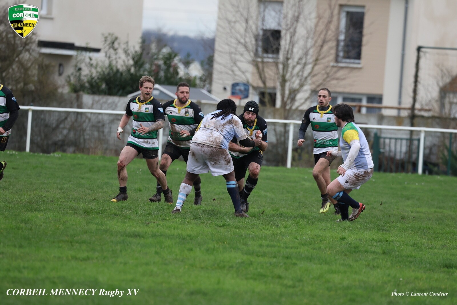 Le centre prend l'intervalle