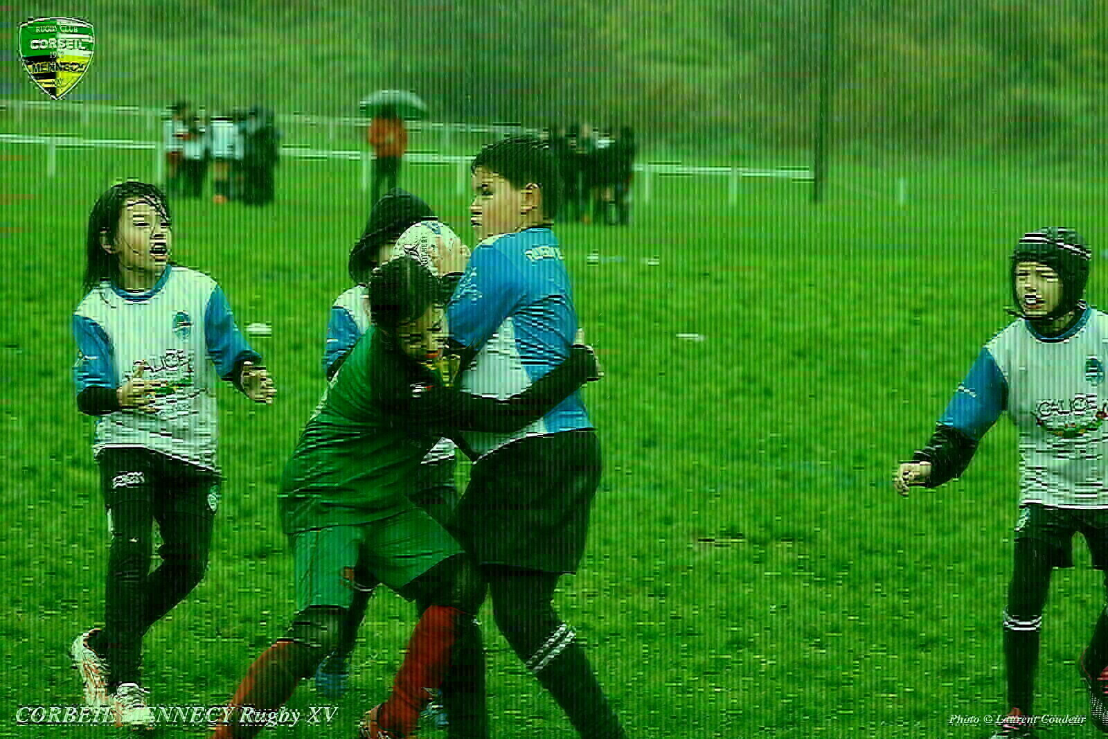 #rugby Une Joueuse U10 de l'ASCE-RCM plaque un Joueur de Rugby Val d'Essonnes