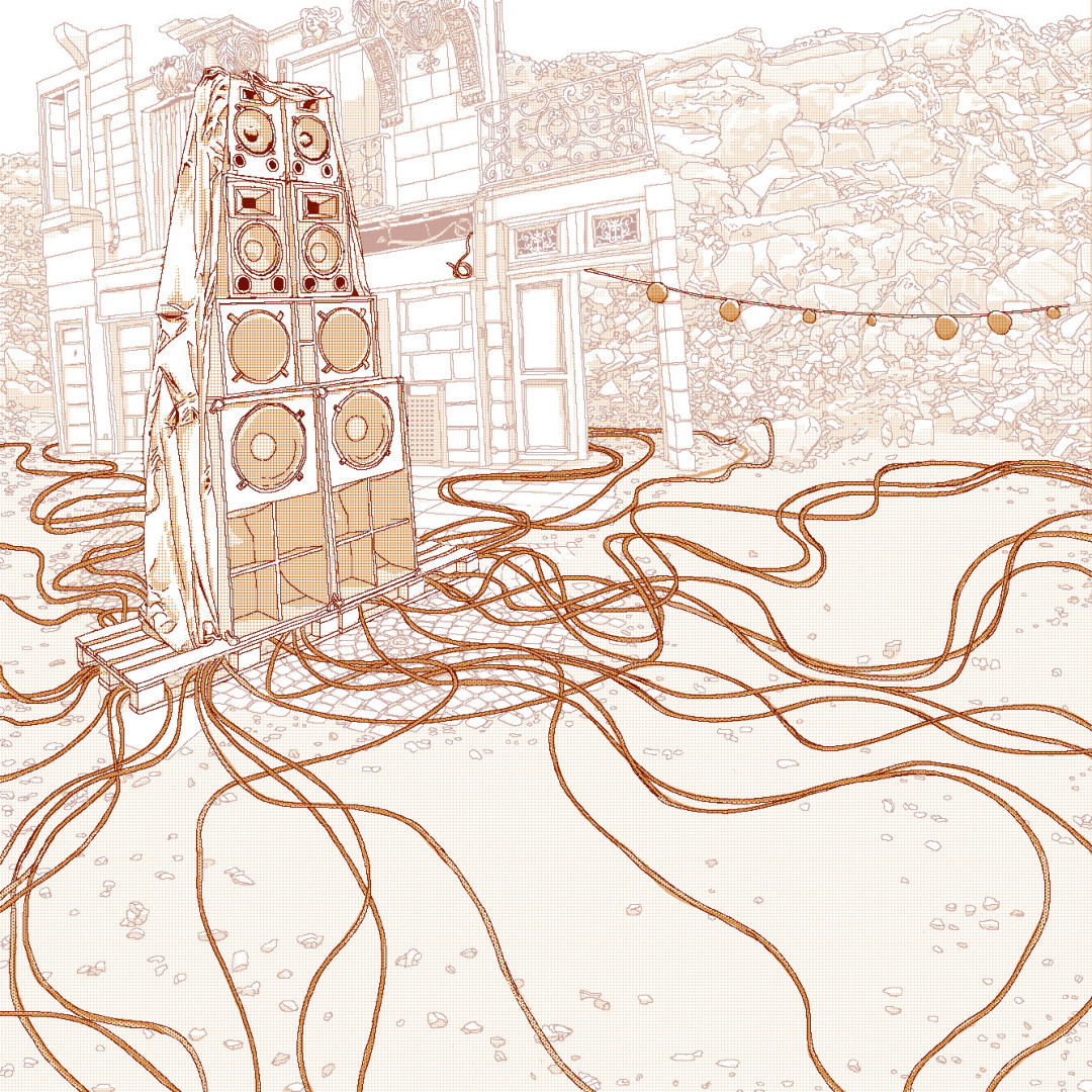 illustration en pixelart dans les tons ocres, sur fond blanc. dans le quart supérieur gauche de l'image on voit un gros sound system posé sur une palette et protégé par une bâche. en arrière-plan on voit un morceau de rue bourgeoise, avec sol pavé, murs en pierre de taille, balcon sculpté et porte cochère. le morceau de rue et le sound system sont posés dans une carrière de pierre, avec un sol caillouteux qui occupe la grosse moitié basse de l'image et un chaos rocheux en arrière plan, au dessus duquel on distingue un tout petit bout de ciel. de la porte cochère ouverte sur l'éboulis rocheux sort une guirlande de lampions, accrochée à un point hors champs à droite. de sous la palette sortent tout un tas de câbles, formant une sorte de réseau racinaire recouvrant le sol