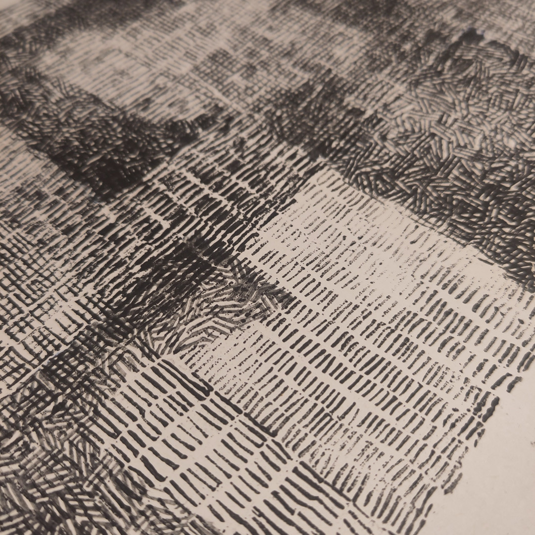 détails de près de l'estampe précédente, un petit bordel de petits traits dans tous les sens