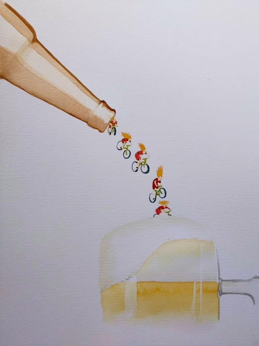 Aquarelle d'une bière en train d'être versée dans une choppe. A la place d'un filet de bière on voit une cycliste qui image par image tombe du goulot de la bouteille dans la mousse de la bière.