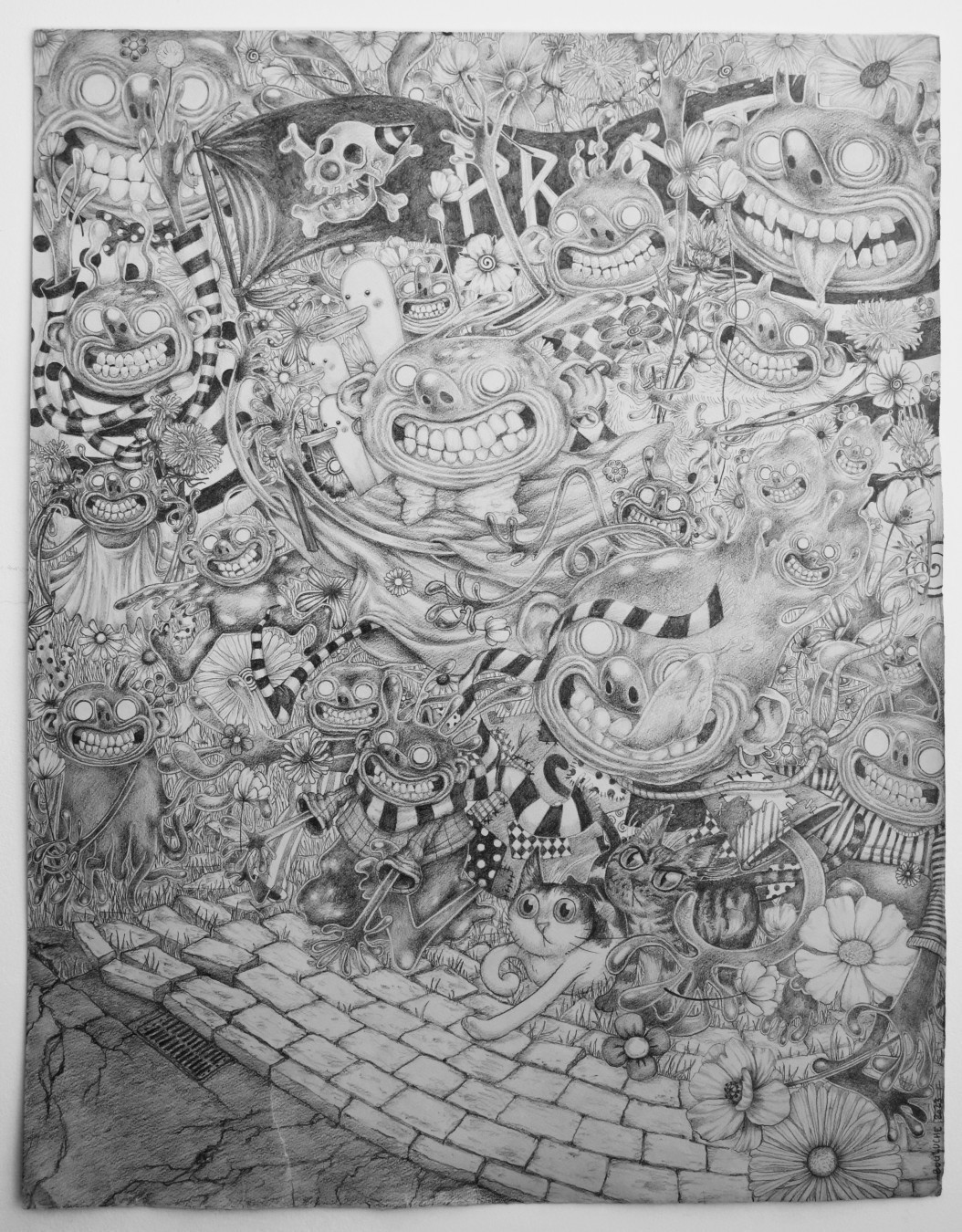 Grand dessin au crayon format portrait. Il est représenté une vague de créatures à la peau translucide et élastique. Certaines portent des vêtements, à carreaux, à rayures ou à pois. Leurs yeux sont blancs et paraissent lumineux, elles courent toutes vers la gauche. En bas du dessin il y'a des pavés qui se défont sur leur passage et de l'herbe qui pousse. On peut voir deux adorables chatons qui courent avec elles. Il y'a des fleurs qui volent un peu partout. Une créature tient une banderole où est représenté un crâne façon pirate mais avec un nez rouge et un chapeau pointu. On devine qu'il est écrit PRINTEMPS à la suite, le mot est caché par la foule.