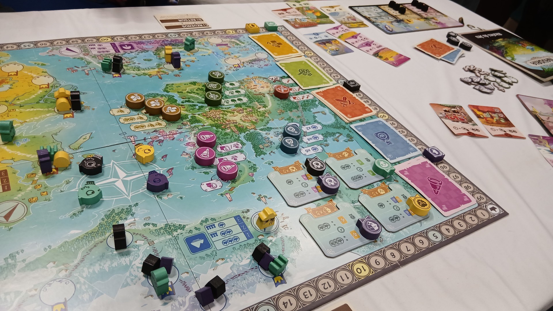 Navoria board and meeples